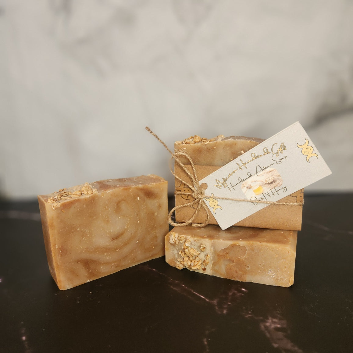🍯 Oats ’N Honey Artisan Soap – Comforting, Nourishing, & Naturally Beautiful