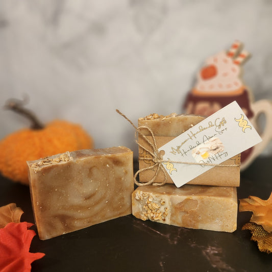 🍯 Oats ’N Honey Artisan Soap – Comforting, Nourishing, & Naturally Beautiful